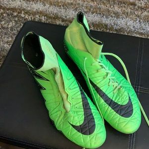 Soccer cleats